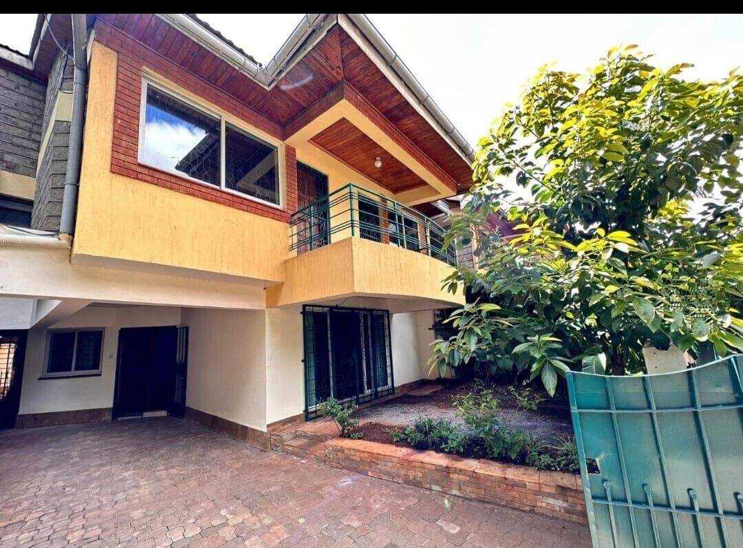 5-Ensuite Townhouse with Study & DSQ - Valley Arcade