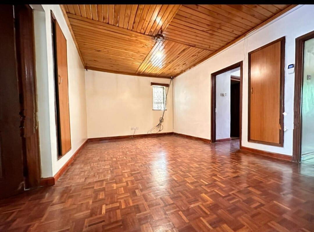 5-Ensuite Townhouse with Study & DSQ - Valley Arcade
