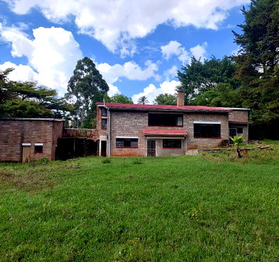 1.3 Acre Runda Gem with Garden at KSh 125M