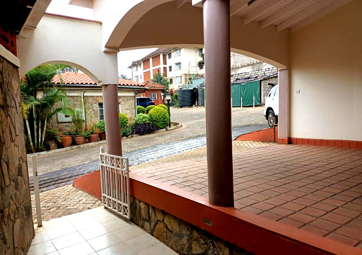 5BR Riverside Townhouse with DSQ, Pool & Solar – Nairobi