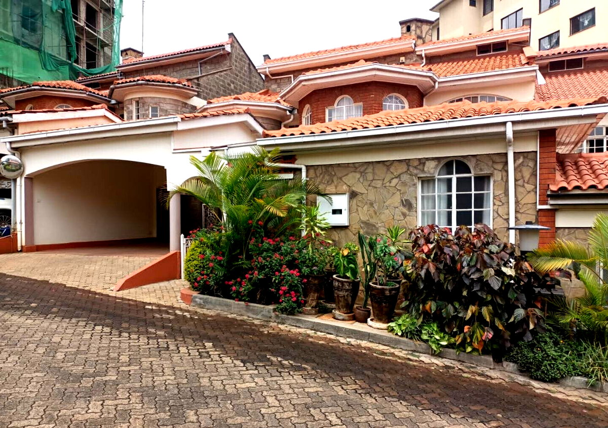 5BR Riverside Townhouse with DSQ, Pool & Solar – Nairobi