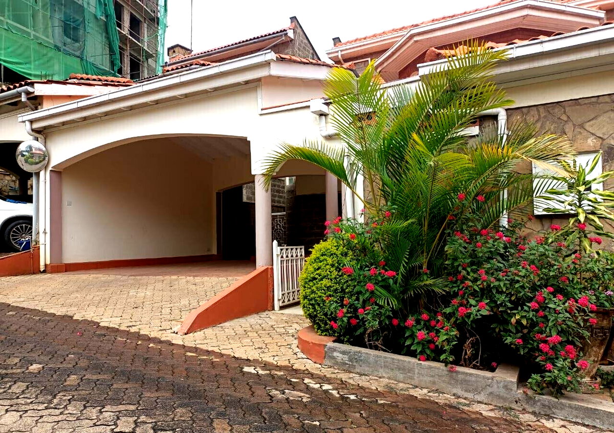 5BR Riverside Townhouse with DSQ, Pool & Solar – Nairobi