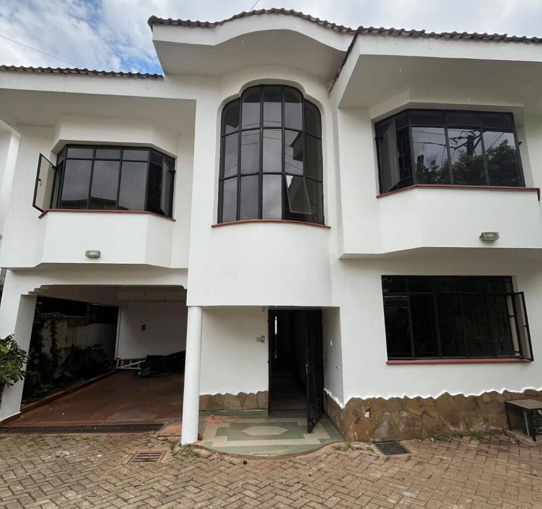 5BR Villa with Pool, Sauna & DSQ in Gated Riverside Community - Nairobi