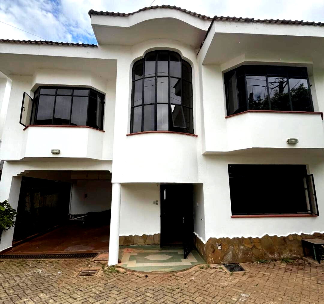 5BR Villa with Pool, Sauna & DSQ in Gated Riverside Community - Nairobi