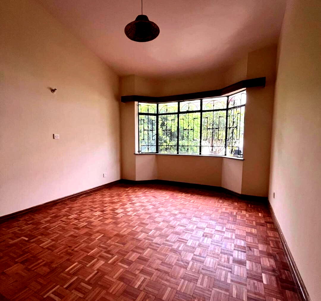 5BR Villa with Pool, Sauna & DSQ in Gated Riverside Community - Nairobi