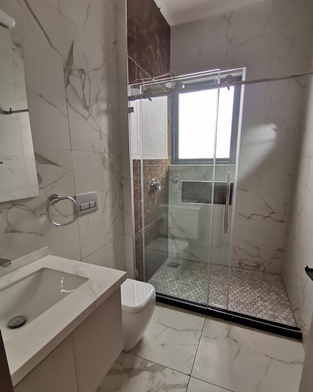 5-Ensuite Townhouse with Rooftop Terrace & DSQ - Lavington
