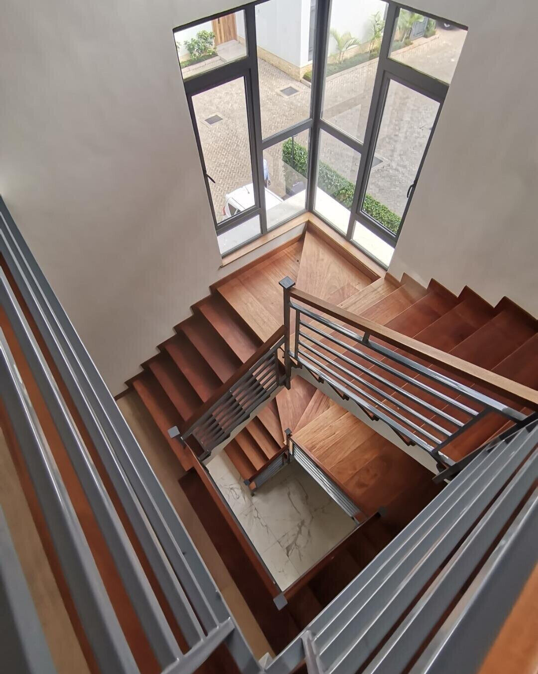 5-Ensuite Townhouse with Rooftop Terrace & DSQ - Lavington