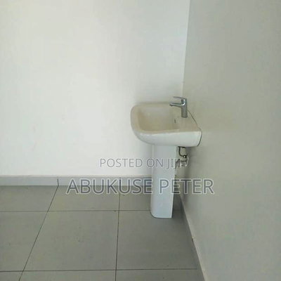 3bdrm Apartment in Nyali for rent - Image 10
