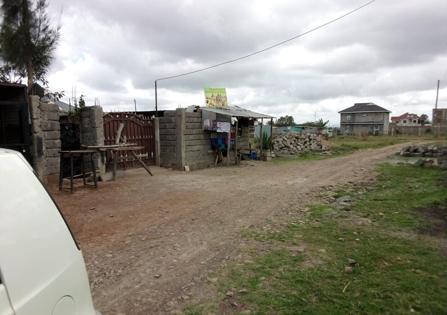 40x80 Plot Under 2.5M