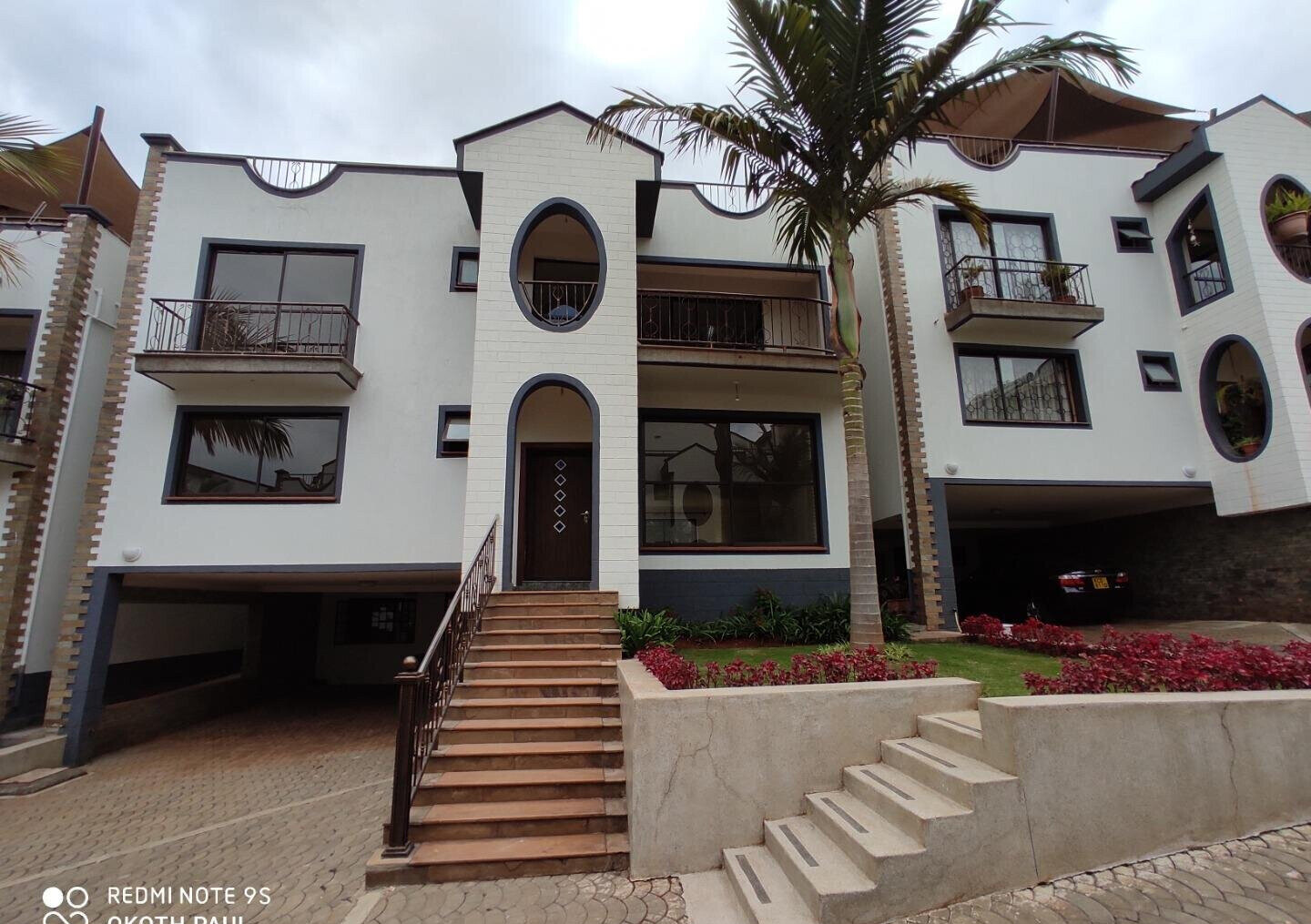 5-Ensuite Townhouse with Pool & DSQ - Grevillea Grove, Westlands