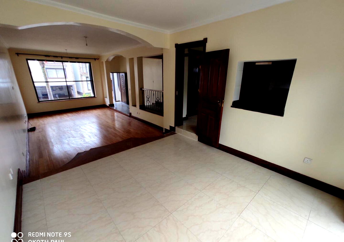 5-Ensuite Townhouse with Pool & DSQ - Grevillea Grove, Westlands