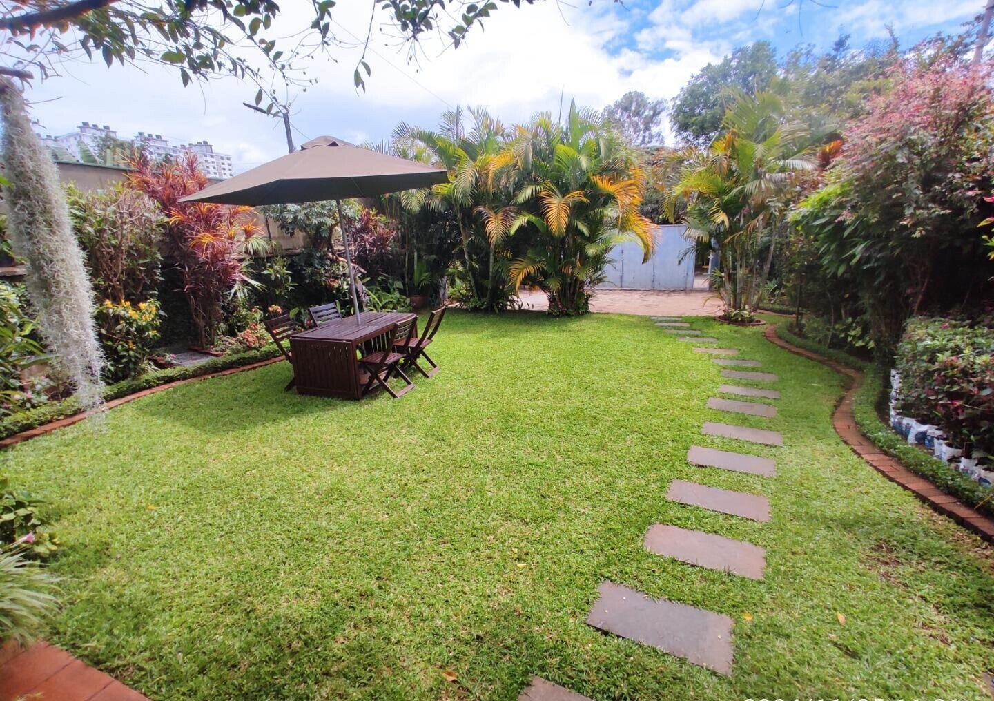 5-Bed Townhouse with Private Garden & DSQ - Kilimani