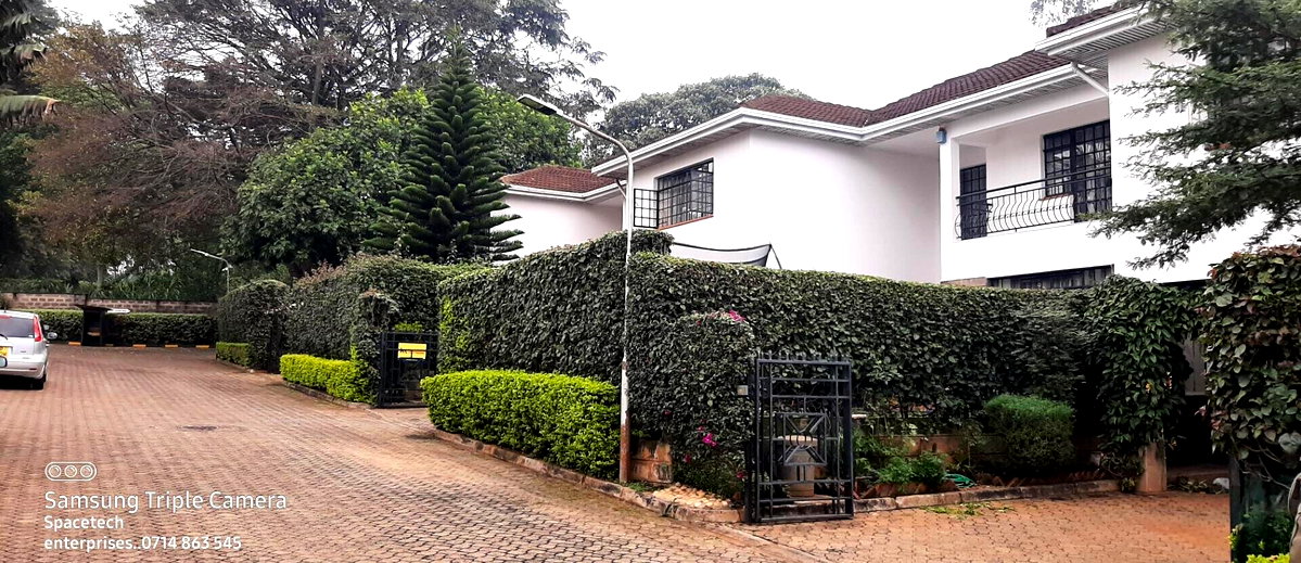 4-Ensuite Townhouse with DSQ & Private Garden - Westlands