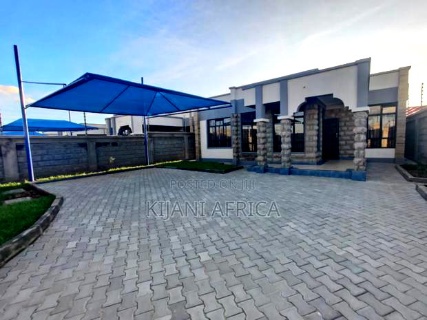 3bdrm Bungalow in Joska for sale