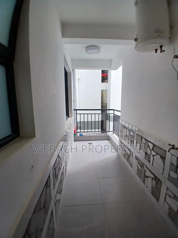 3bdrm Apartment in Gateway Mall for sale