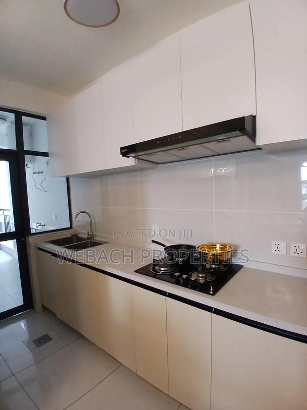 3bdrm Apartment in Gateway Mall for sale