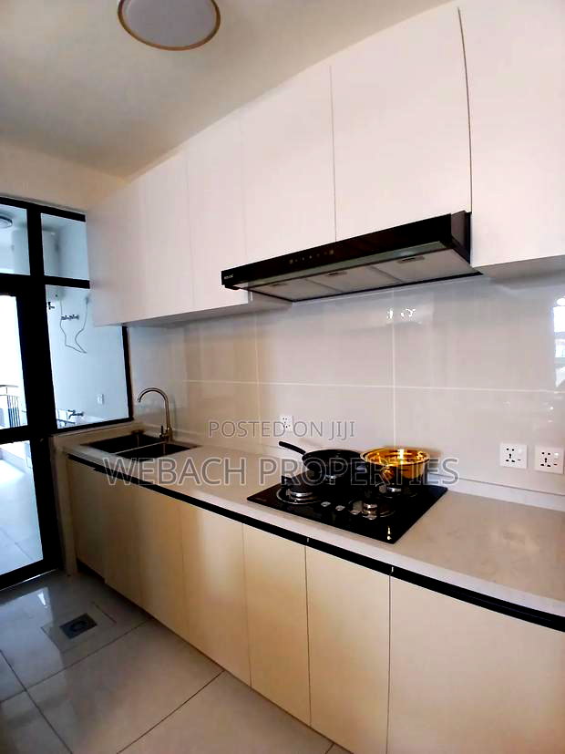 3bdrm Apartment in Gateway Mall for sale