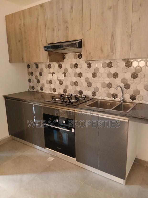 3bdrm Apartment in Gateway Mall for sale