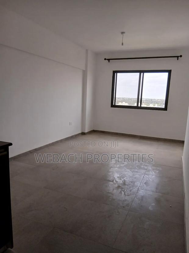 3bdrm Apartment in Gateway Mall for sale