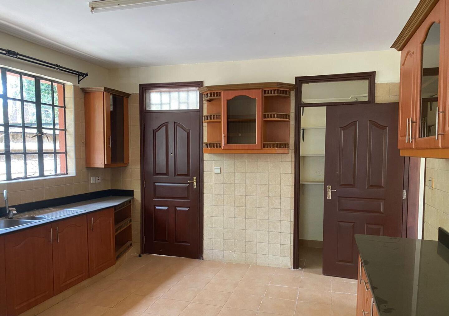 4BR All-Ensuite Townhouse with Flowered Garden - Lavington