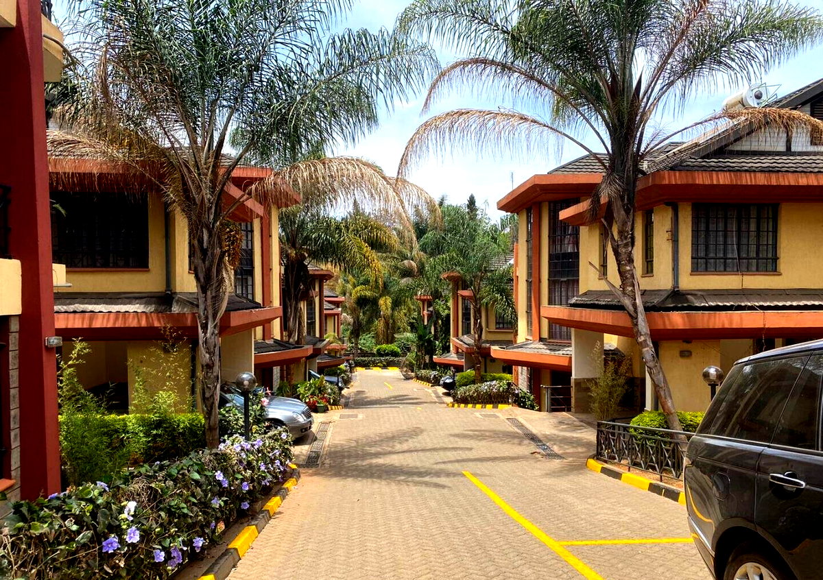 4BR All-Ensuite Townhouse with Flowered Garden - Lavington