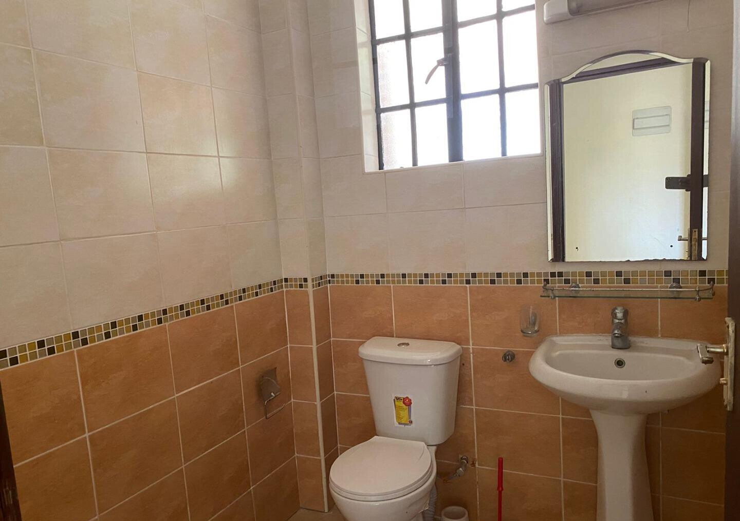 4BR All-Ensuite Townhouse with Flowered Garden - Lavington