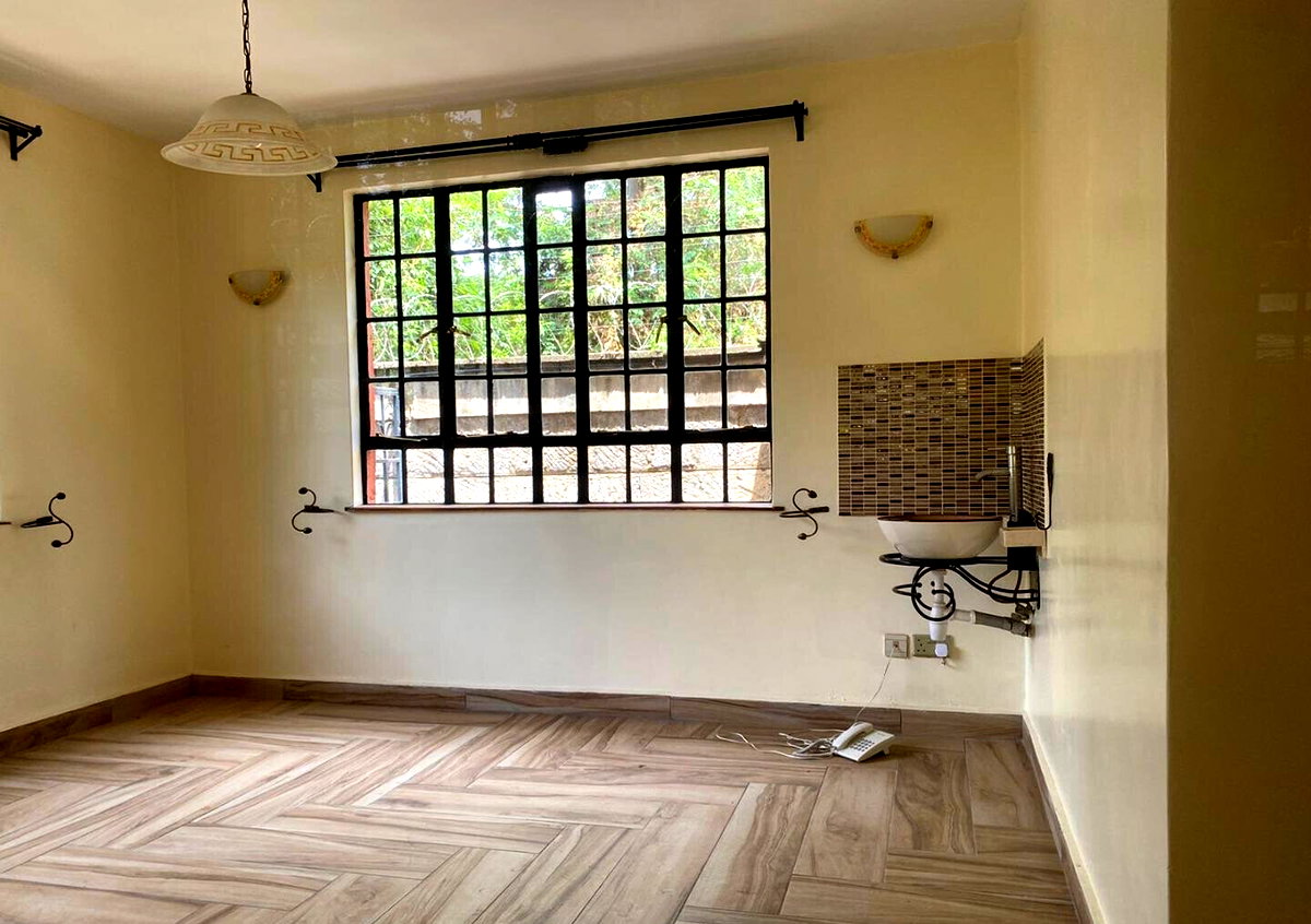4BR All-Ensuite Townhouse with Flowered Garden - Lavington