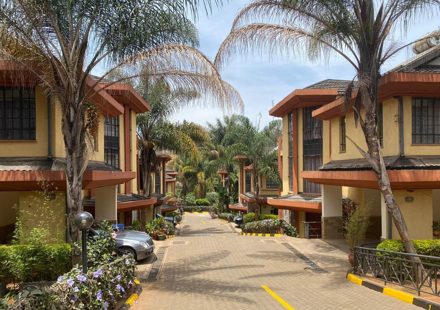 4BR All-Ensuite Townhouse with Flowered Garden - Lavington