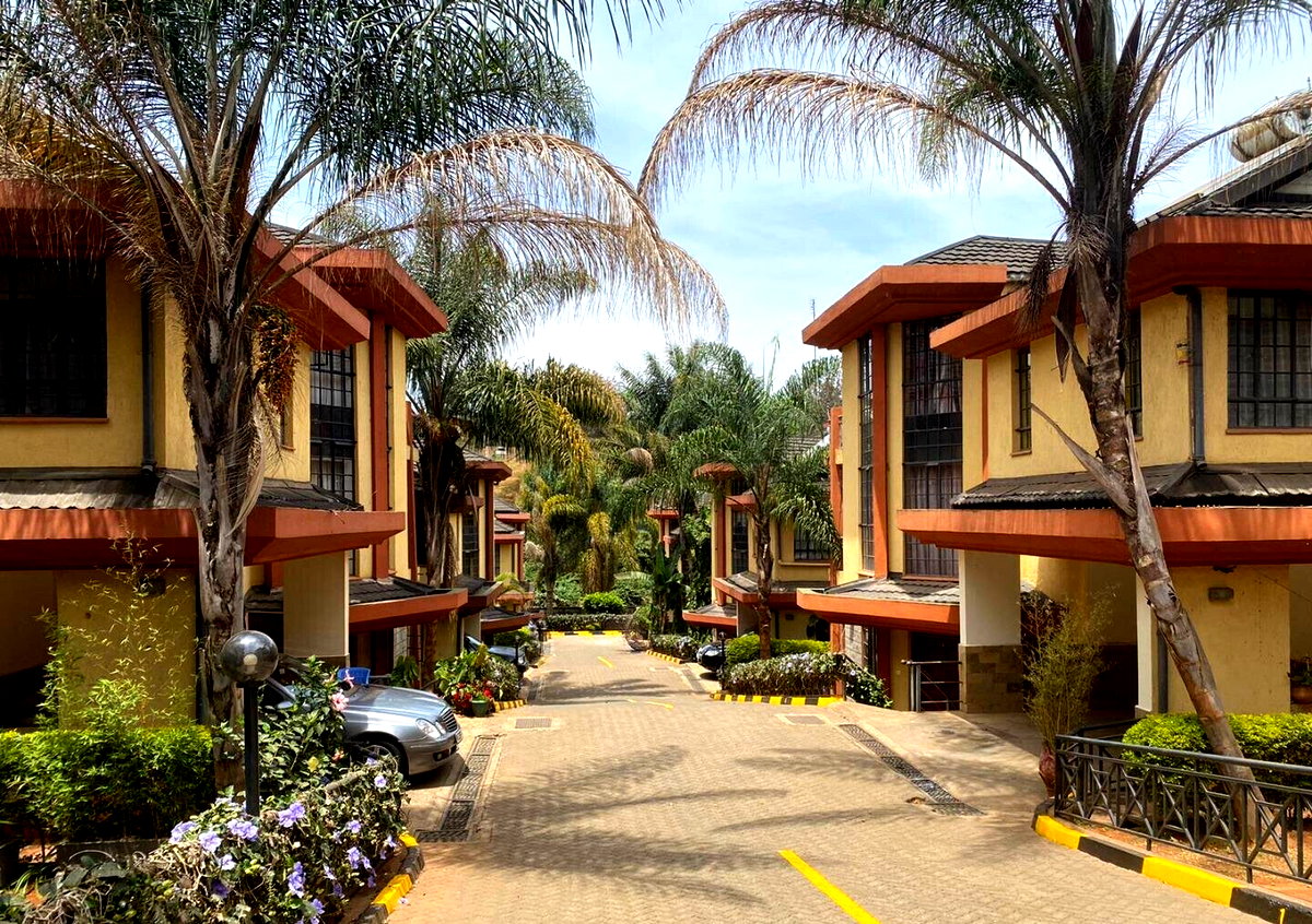 4BR All-Ensuite Townhouse with Flowered Garden - Lavington