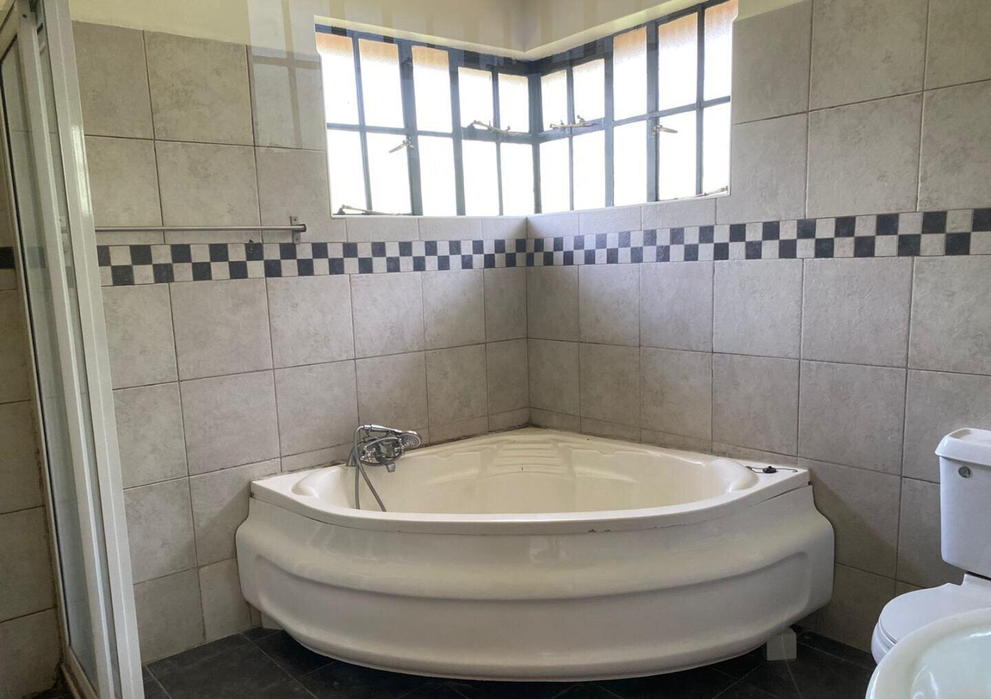 4BR All-Ensuite Townhouse with Flowered Garden - Lavington