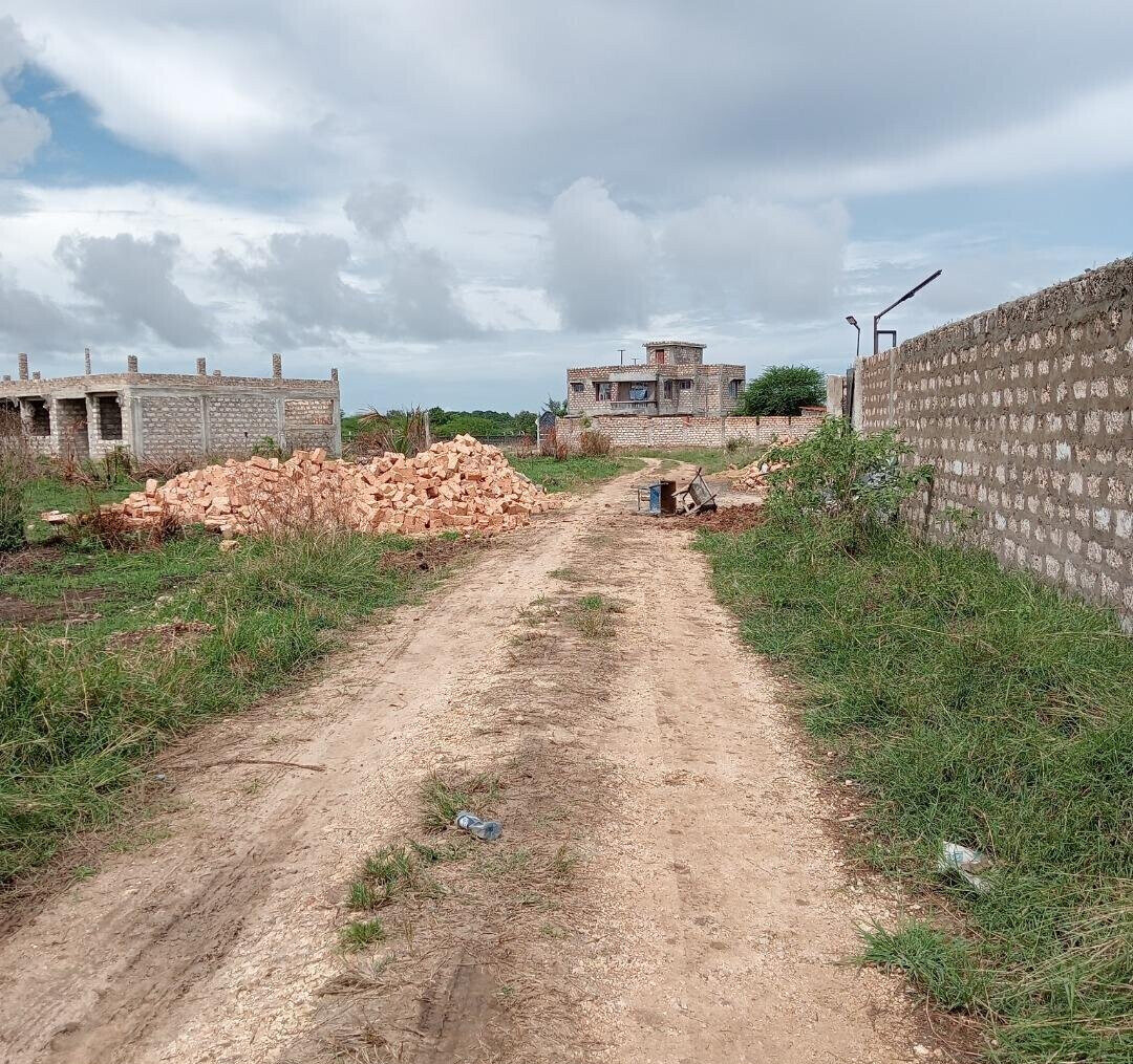 Pet Friendly Quarter Acre in Utange