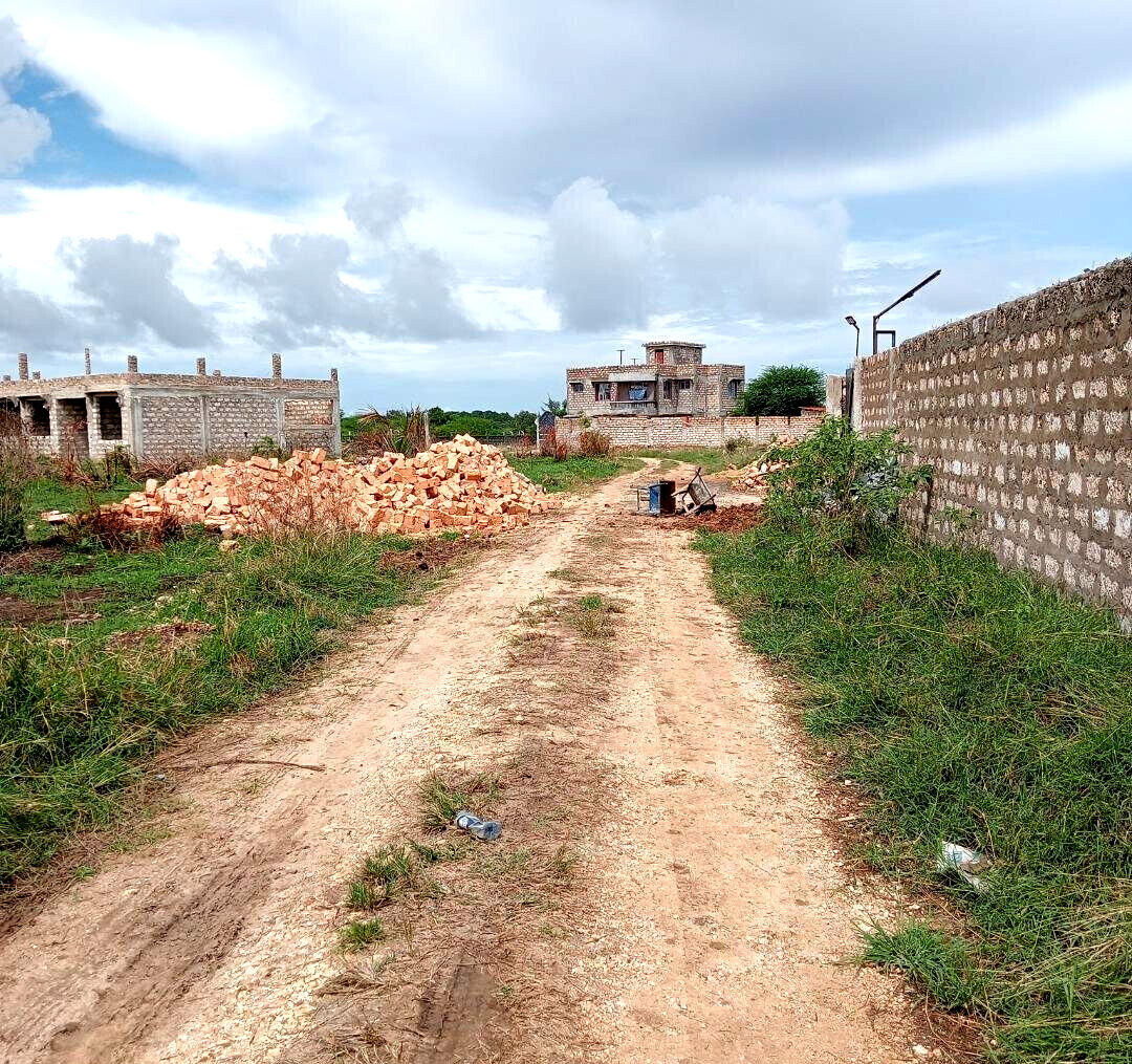Pet Friendly Quarter Acre in Utange
