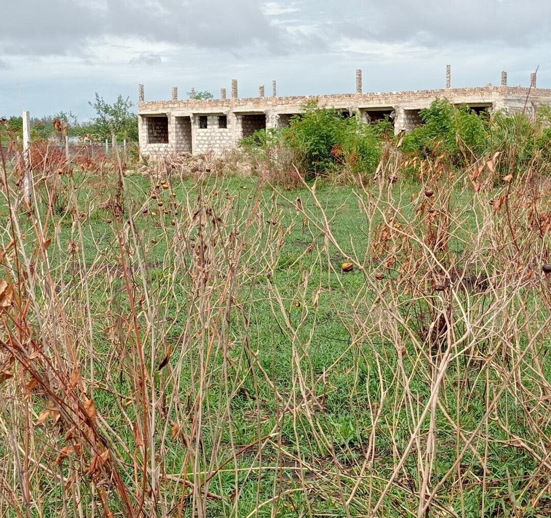 Pet Friendly Quarter Acre in Utange