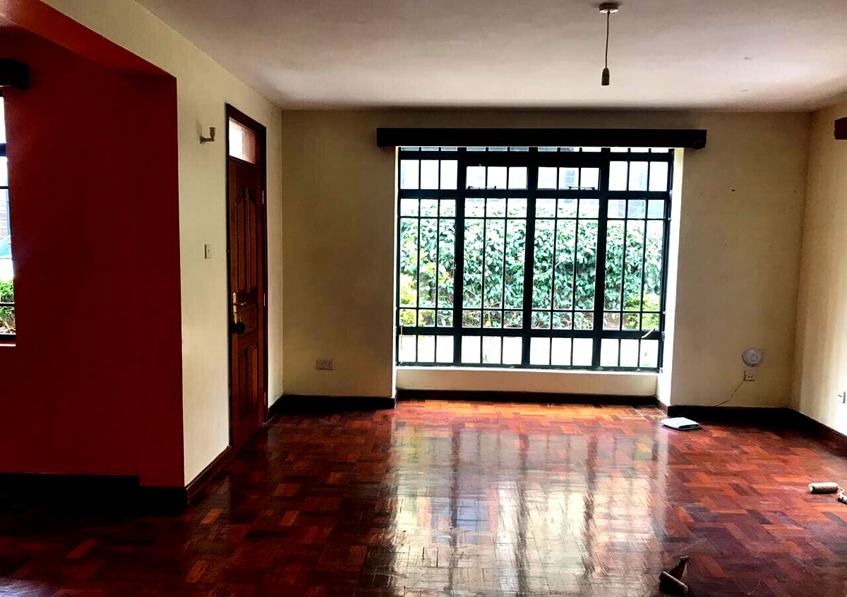 4-Bed Townhouse with Family Room & Fitted Kitchen - Lavington