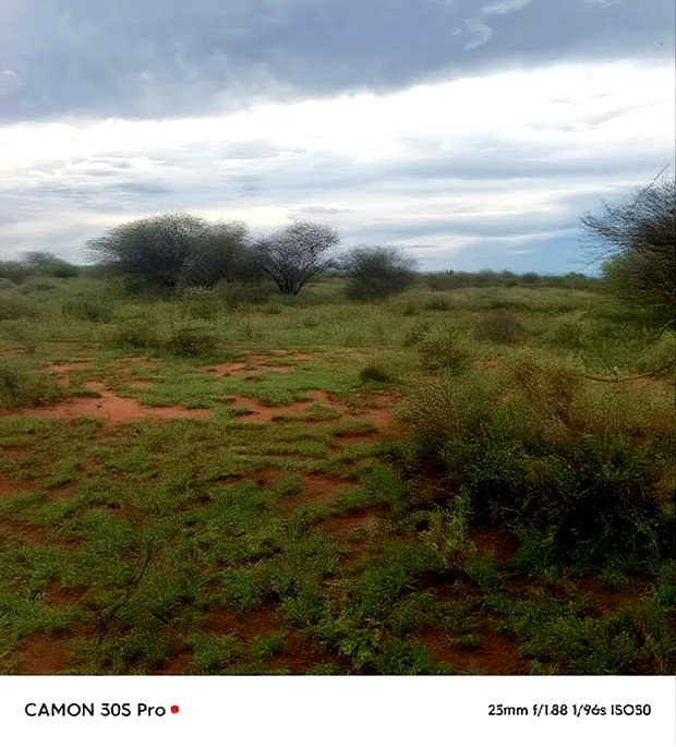 10 Acres 7km Kutoka Kwa Tarmac