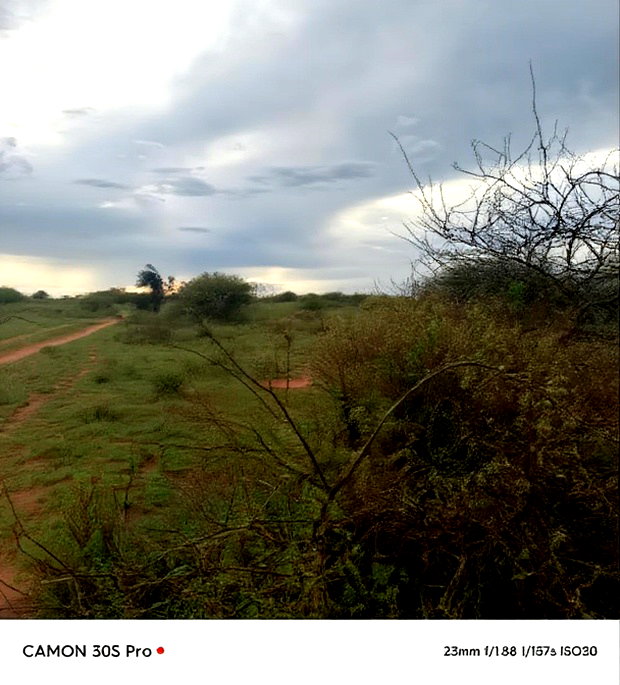 10 Acres 7km Kutoka Kwa Tarmac