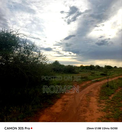 10 Acres 7km Kutoka Kwa Tarmac - Image 5