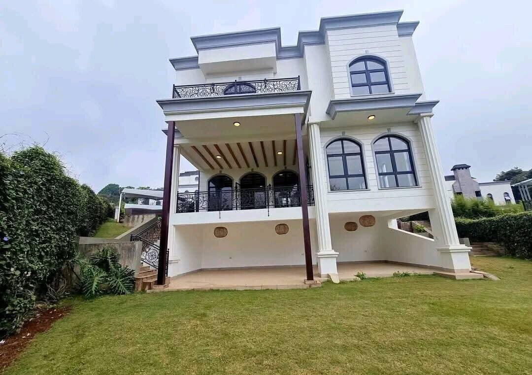 5-Ensuite Townhouse with Rooftop Terrace & DSQ - Loresho