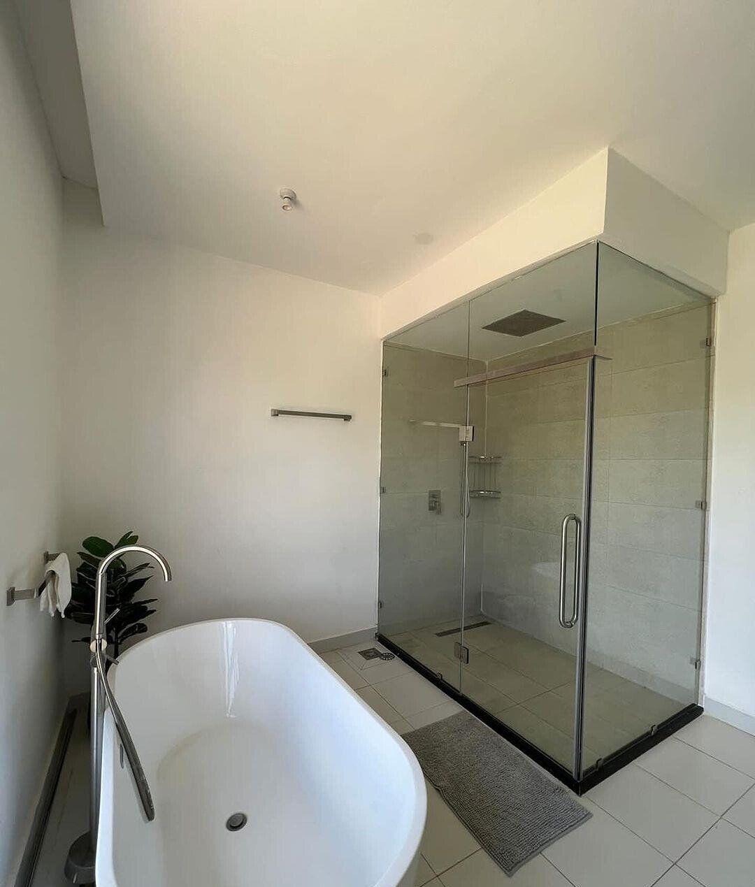 5-Ensuite Villa with Pool on Half-Acre – Karen