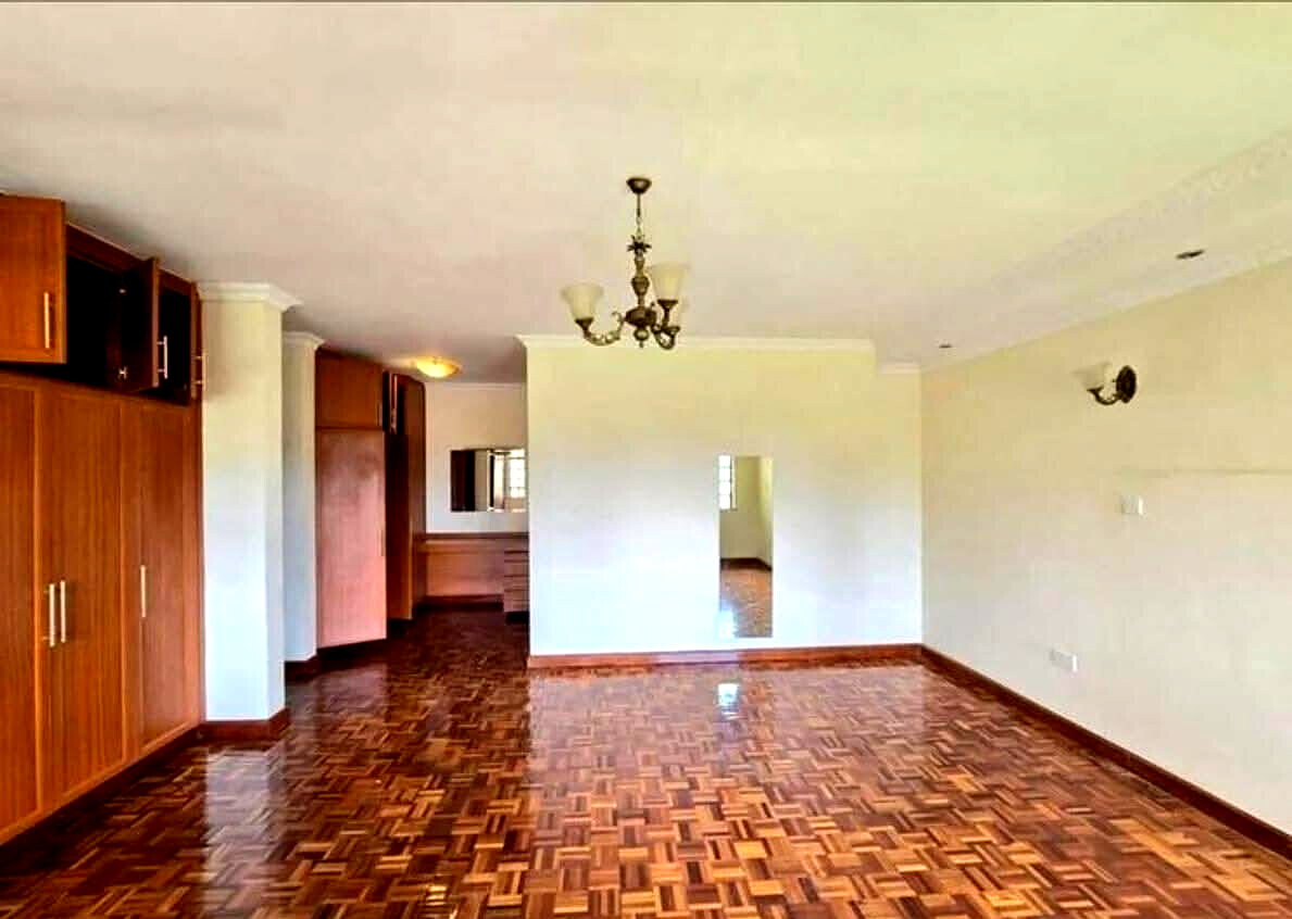 5-Ensuite Townhouse with Servant Quarters & Generator - Lavington