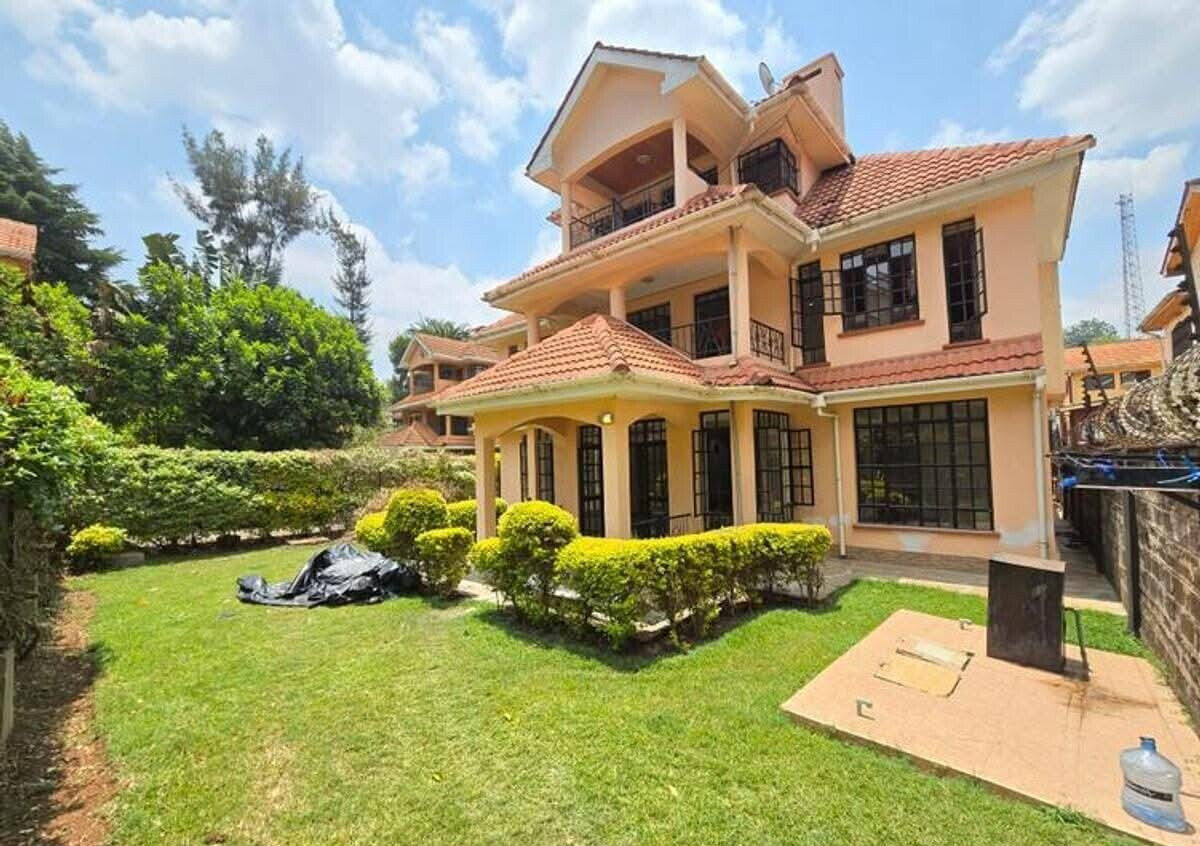 5-Ensuite Townhouse with Servant Quarters & Generator - Lavington
