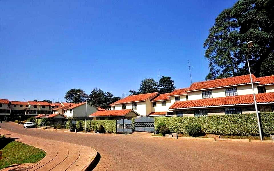 4BR Maisonette with Stream & Terrace in Mature Loresho Estate