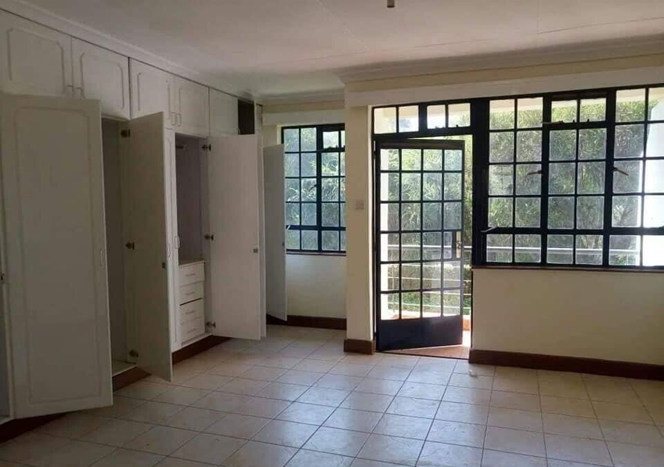 4BR Maisonette with Stream & Terrace in Mature Loresho Estate