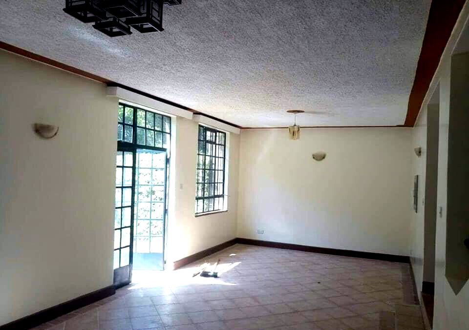 4BR Maisonette with Stream & Terrace in Mature Loresho Estate