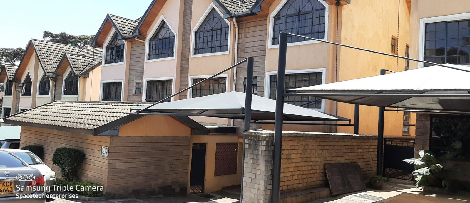 5-Ensuite Family Townhouse with Sunken Lounge & Fireplace - Lavington