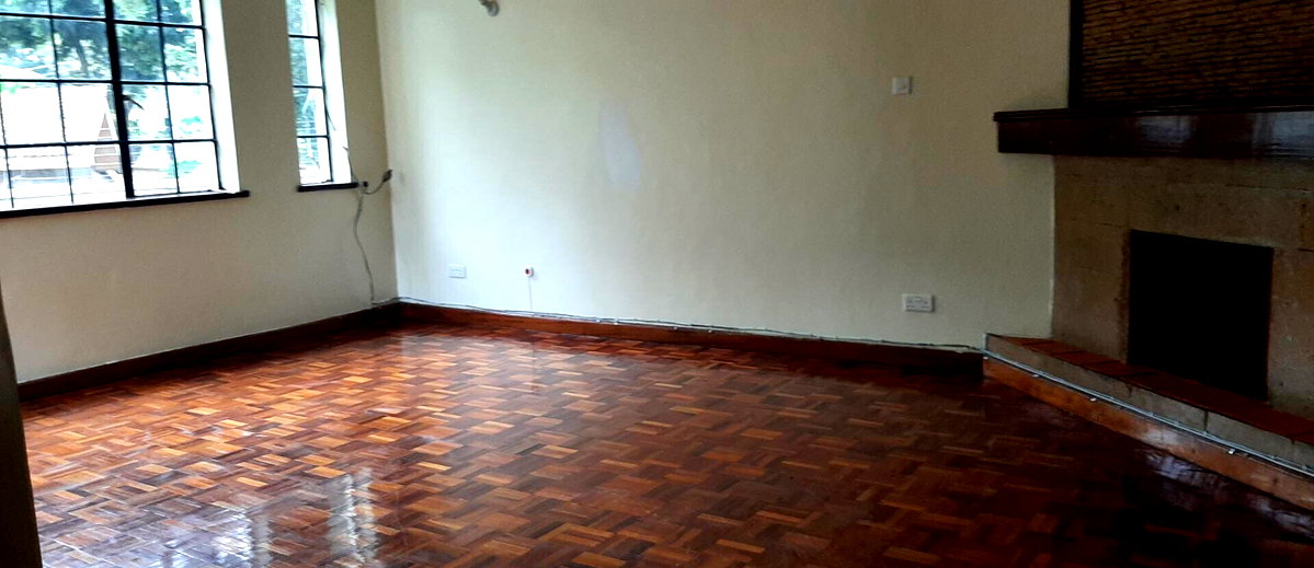 5-Ensuite Family Townhouse with Sunken Lounge & Fireplace - Lavington