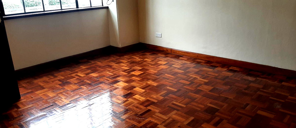 5-Ensuite Family Townhouse with Sunken Lounge & Fireplace - Lavington