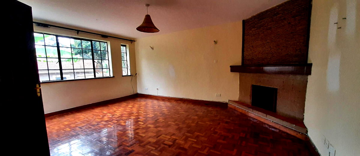 5-Ensuite Family Townhouse with Sunken Lounge & Fireplace - Lavington