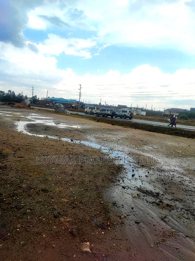 Commercial 1/4 Plot Touching Tarmac in Kitengela - Image 5