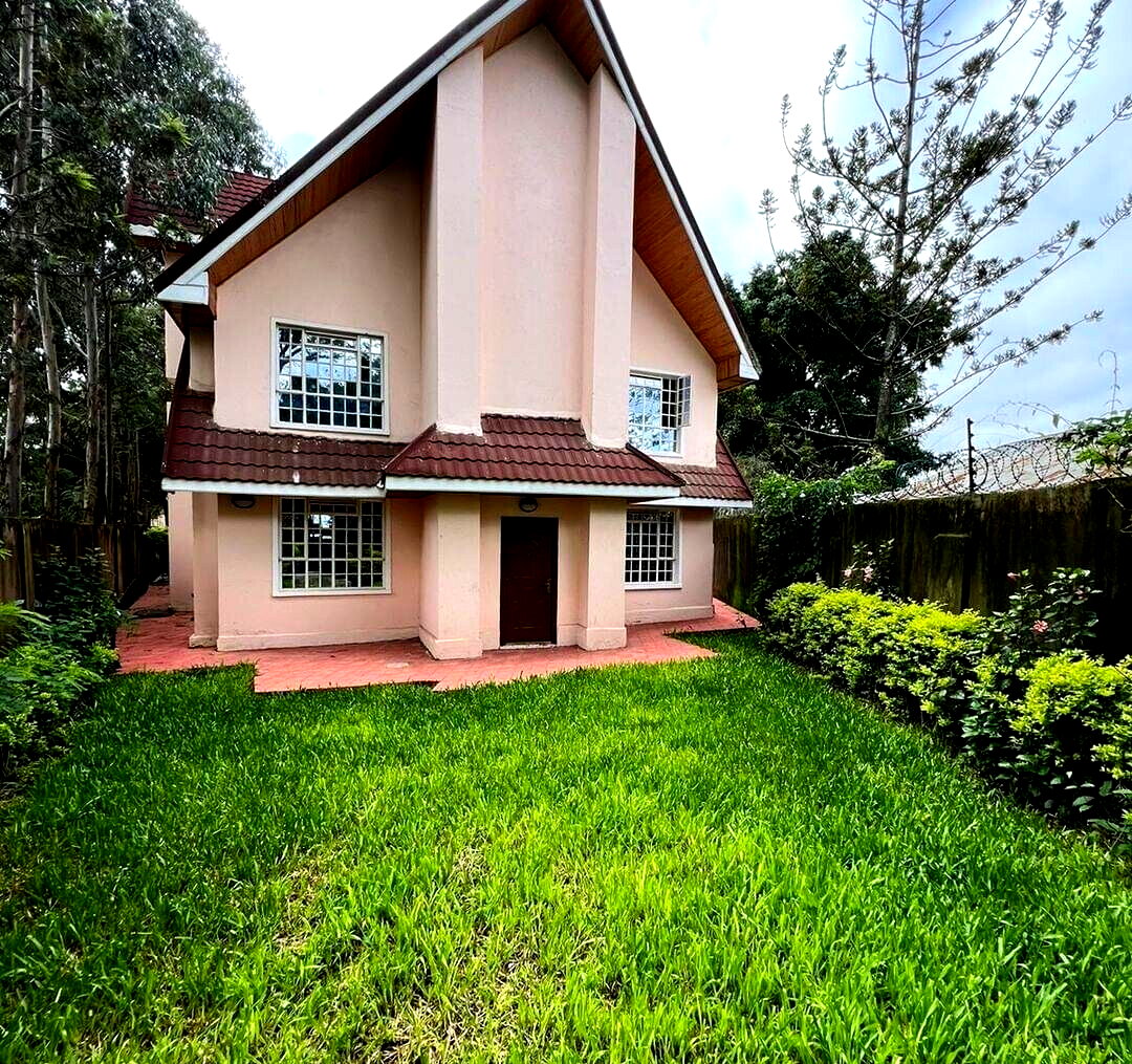 Modern 5-Bed Townhouse with DSQ & Garden - Lavington Gated